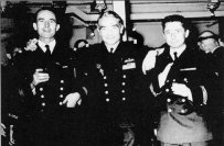 le cdt de l’Arromanches et les 2 cdt de flottilles